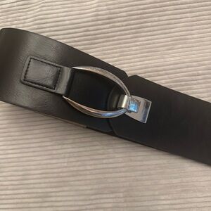 Elegant Black Leather Women's Belt with Silver Buckle - NWOT